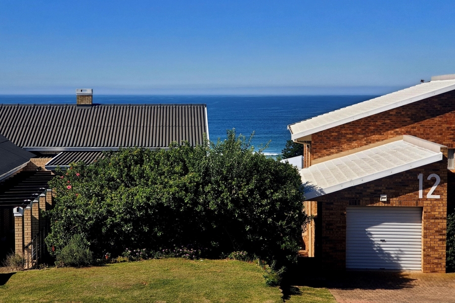 4 Bedroom Property for Sale in Boggomsbaai Western Cape